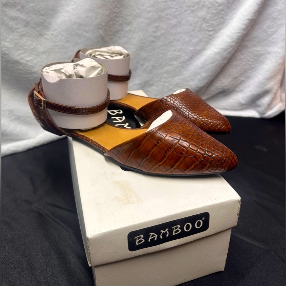 S1066 Brand new Bamboo Closed Toe Sandals, 8-1/2